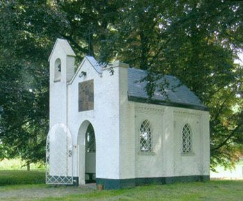 Fragment van een militaire landkaart van circa 1844, waarop De Biest en De Houtakker en de oude school op de Schijf (linksonder, boven "3 Huizen") duidelijk te herkennen zijn.